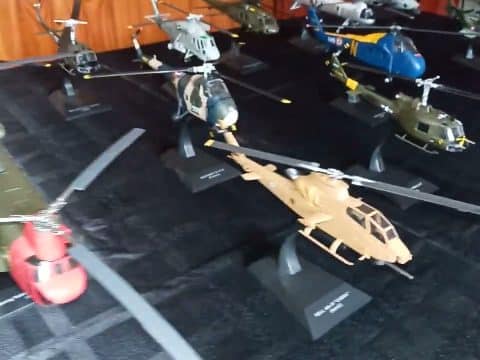 helicoptero de guerra juguete